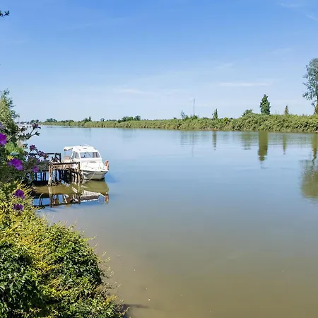 Oasis On The River بيزا